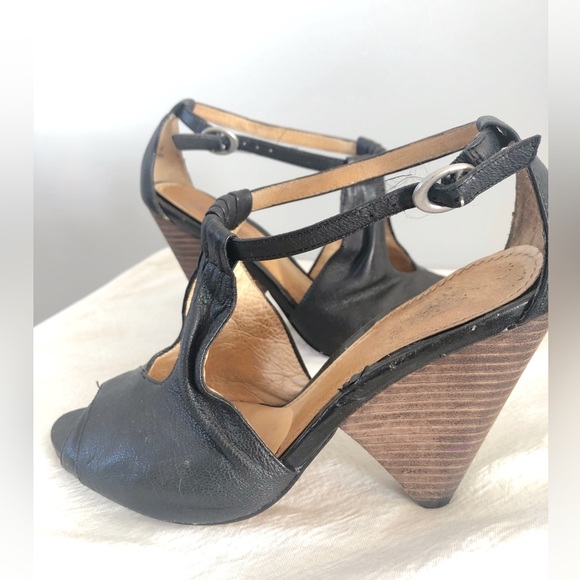 Lōcale t strap black chunky heels - Picture 3 of 8